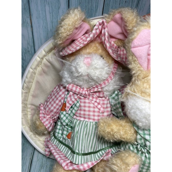 Easter Mommy Rabbit & 2 bunny Zip-up Carrot take along bag house play set plush - Picture 8 of 9